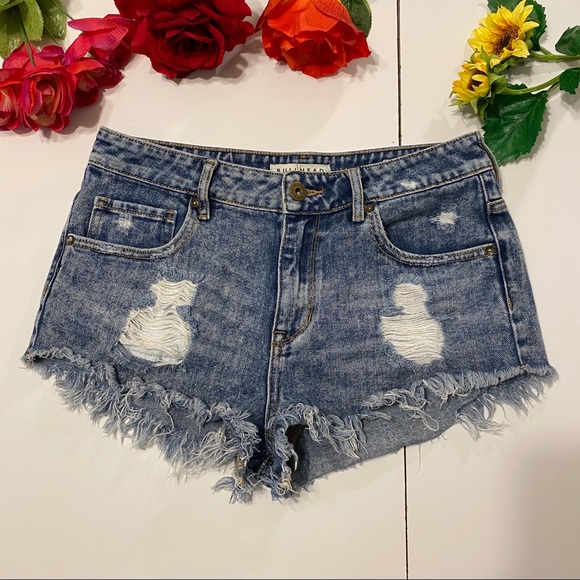 Bullhead Distressed Acid Wash Jean Shorts 11 - Picture 1 of 3